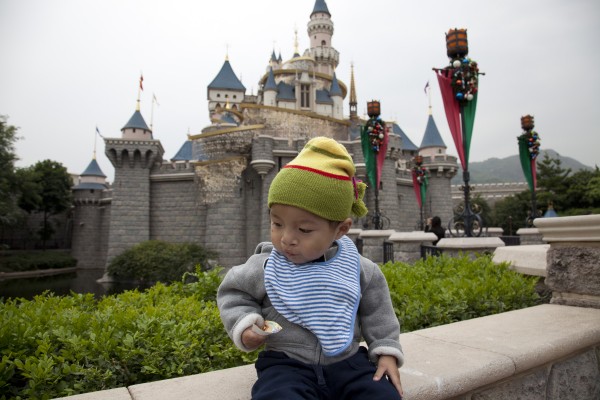 2010.12.11 - In front of the castle
