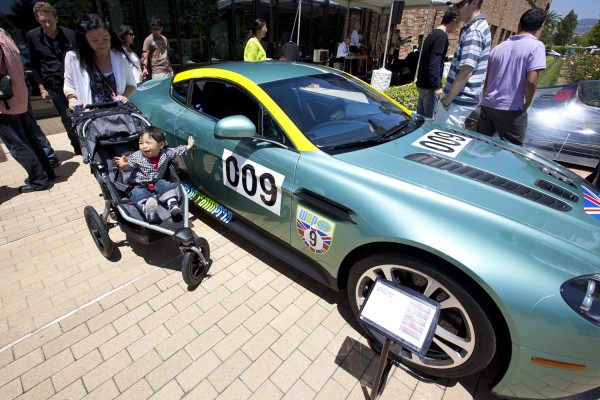 2011.6.24 - Aston Martin V12 Vantage