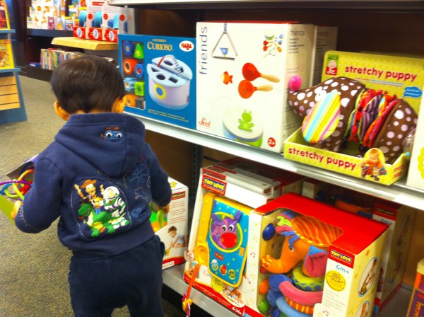 2011.10.27 - Toy Shopping
