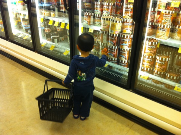 2011.10.27 - Ice Cream Shopping