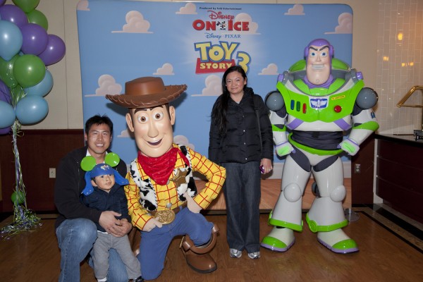 2012.2.29 - Picture with the Characters