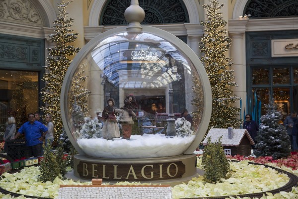 2014.12.9 - Snow Globe