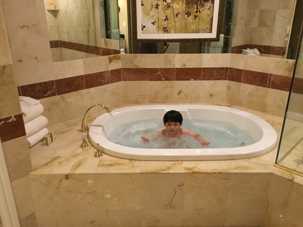2015.11.22 - Tub